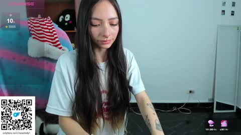 MOON  online show from December 18, 10:35 pm