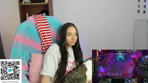 MOON  online show from December 21, 11:34 pm