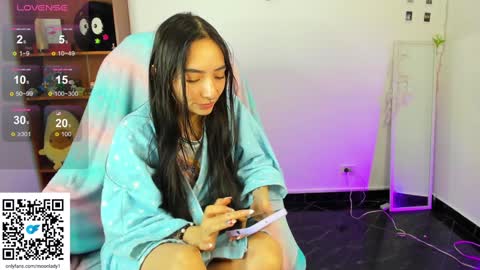 MOON  online show from January 21, 6:33 am