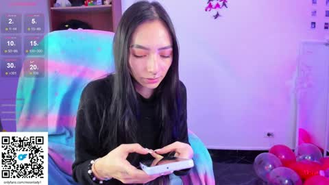 MOON  online show from February 4, 12:08 am