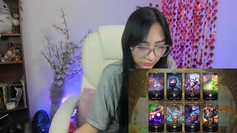 Snapshot of moonlady_ chatting on February 20, 12:18 am MOON online show from February 20, 12:18 am