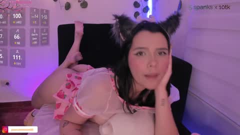 Snapshot of moonliight__ chatting on December 27, 7:18 am moonliight__ online show from December 27, 7:18 am
