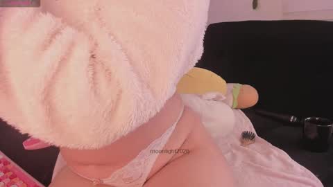 moonliight__ online show from February 16, 11:12 pm