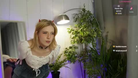 Asuna online show from March 5, 3:19 pm