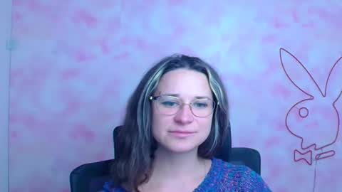 Susanna online show from December 18, 1:06 pm