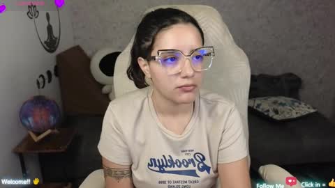 Moon Woman online show from February 17, 4:09 am