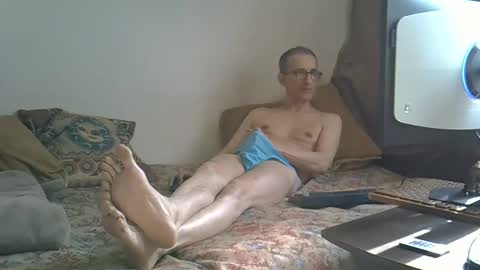 Snapshot of moovurey16 chatting on April 11, 10:41 am Alex online show from April 11, 10:41 am