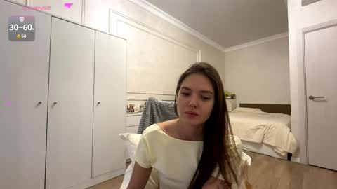 Snapshot of moraimfeld chatting on October 19, 4:24 am Fleyva online show from October 19, 4:24 am