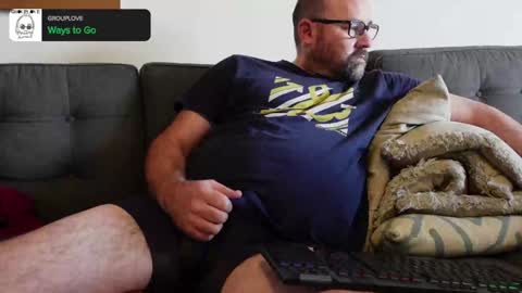 Snapshot of mordecai_the_great chatting on December 23, 7:49 am Ce nest pas Mordecai online show from December 23, 7:49 am