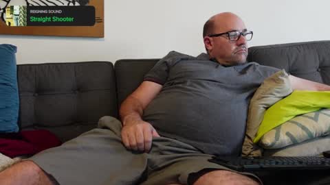 Snapshot of mordecai_the_great chatting on December 27, 8:24 am Ce nest pas Mordecai online show from December 27, 8:24 am