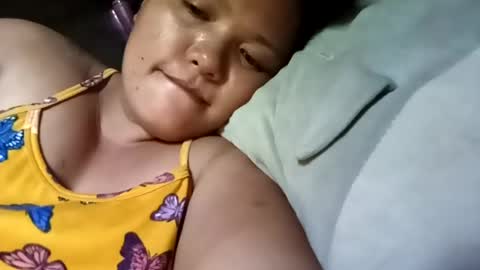 Snapshot of morenapinay19xxx chatting on June 27, 11:32 pm morenapinay19xxx online show from June 27, 11:32 pm