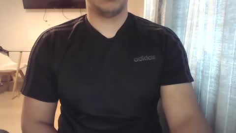 Snapshot of morenolatin19 chatting on February 22, 7:56 am Jos Luis online show from February 22, 7:56 am