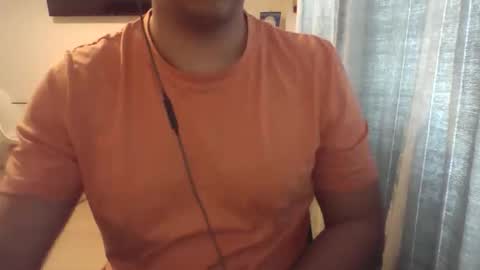 Snapshot of morenolatin19 chatting on April 6, 6:36 am Jos Luis online show from April 6, 6:36 am