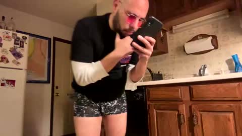 Snapshot of morethanenough437431 chatting on November 9, 10:13 am morethanenough437431 online show from November 9, 10:13 am