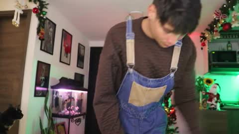 Snapshot of morgan_hiller chatting on January 1, 1:37 am   online show from January 1, 1:37 am