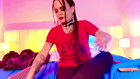 Snapshot of morganacrowley_ chatting on February 16, 1:25 am Morgana online show from February 16, 1:25 am