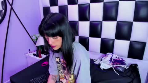 morganasmit_ online show from December 18, 3:40 pm