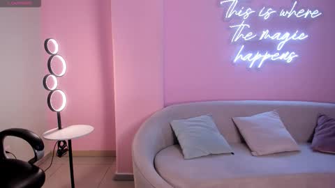 Morgan Hicks online show from February 23, 7:55 pm