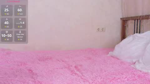 Emilia online show from November 12, 3:40 am