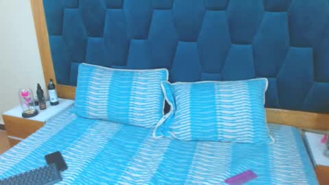 Snapshot of morrigan_luxus chatting on November 15, 12:08 am morrigan_luxus online show from November 15, 12:08 am