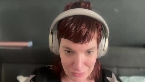 Snapshot of mossy_mommy chatting on February 13, 8:03 pm Mossy Mommy online show from February 13, 8:03 pm