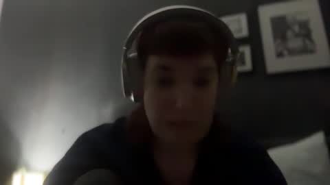 Snapshot of mossy_mommy chatting on February 15, 12:59 am Mossy Mommy online show from February 15, 12:59 am