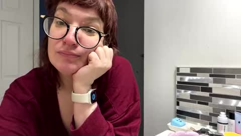 Snapshot of mossy_mommy chatting on February 17, 1:53 pm Mossy Mommy online show from February 17, 1:53 pm