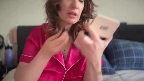 Mossy Mommy online show from April 27, 1:09 pm