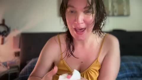 Mossy Mommy online show from July 10, 3:25 pm