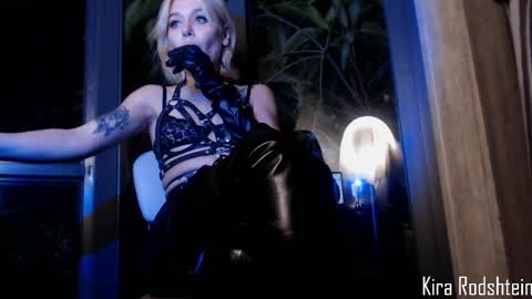 Snapshot of motherofdragons__ chatting on March 6, 2:29 pm fansly kirarodshtein online show from March 6, 2:29 pm