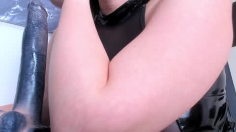 QUEEN CLARA online show from February 4, 10:13 pm