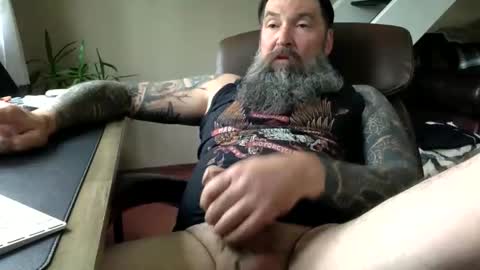 mountainman69696 online show from April 25, 6:16 pm