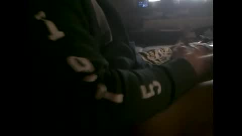 Snapshot of mowgli1977 chatting on November 16, 9:15 am mowgli1977 online show from November 16, 9:15 am