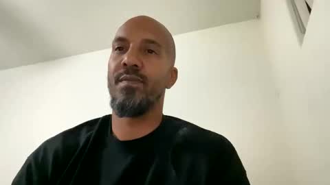 Snapshot of mr___good chatting on February 24, 2:51 am Mr. Good and Ms. Plenty online show from February 24, 2:51 am