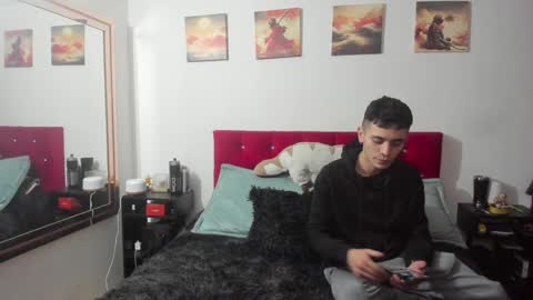 Snapshot of mr_andresr chatting on December 31, 3:55 am Andy online show from December 31, 3:55 am