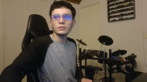 Snapshot of mr_andresr chatting on November 4, 8:41 pm Andy online show from November 4, 8:41 pm