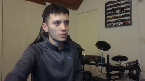 Snapshot of mr_andresr chatting on December 4, 4:33 am Andy online show from December 4, 4:33 am