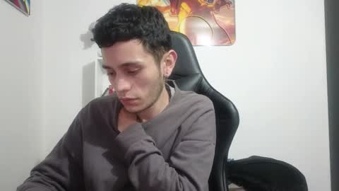 Snapshot of mr_andresr chatting on February 14, 3:47 am Andy online show from February 14, 3:47 am