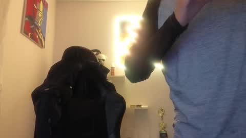 Snapshot of mr_andresr chatting on March 12, 3:23 am Andy online show from March 12, 3:23 am