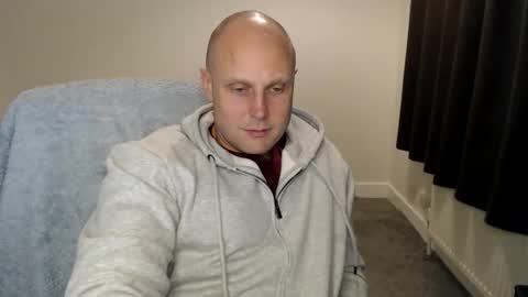 Snapshot of mr_baldy chatting on October 25, 10:15 pm Mr Baldy Likes to Chat online show from October 25, 10:15 pm