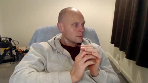 Snapshot of mr_baldy chatting on October 26, 9:53 pm Mr Baldy Likes to Chat online show from October 26, 9:53 pm