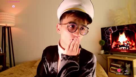 Mr Evans online show from November 8, 4:07 pm