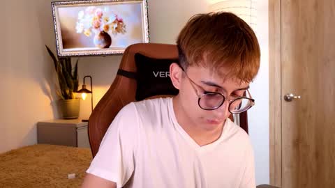 Mr Evans online show from November 13, 4:17 pm