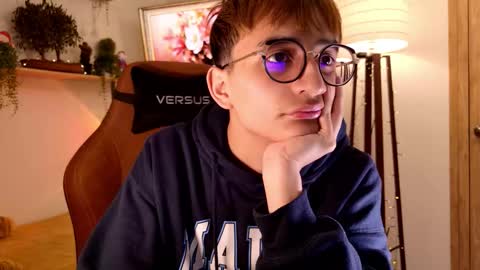 Mr Evans online show from December 15, 5:17 pm