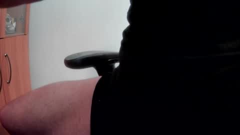 Snapshot of mr_funtease chatting on March 10, 9:29 pm Fit and Fun....10 Hung online show from March 10, 9:29 pm