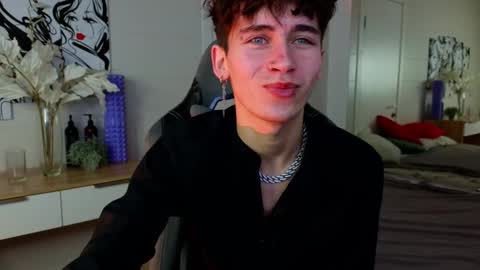 Kris online show from February 9, 7:52 pm