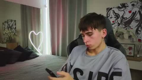 Kris online show from February 25, 2:03 am