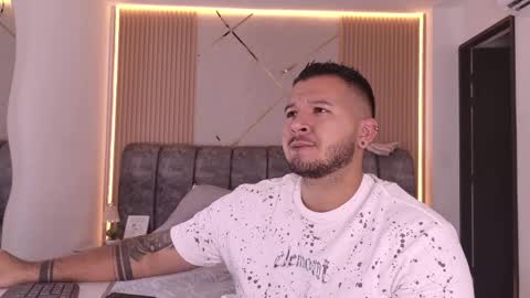 MIKEE online show from May 10, 3:01 am