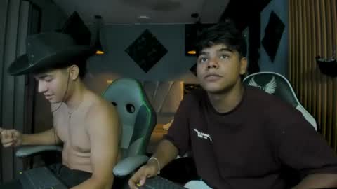 mr_mois online show from June 16, 5:21 am