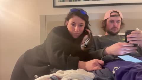 Snapshot of mr_mrs_glitter chatting on February 21, 11:11 am Mr Mrs Glitter online show from February 21, 11:11 am